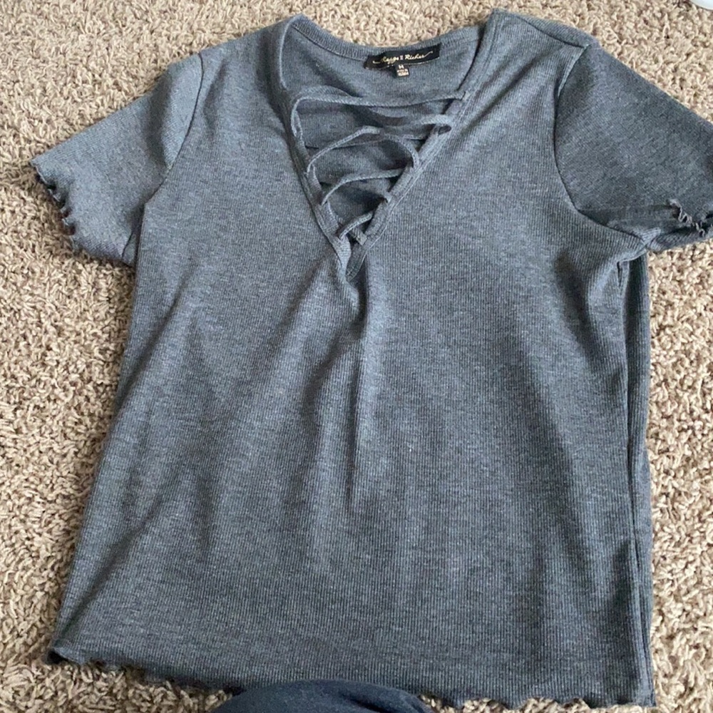 crisscross top - Picture 2 of 2
